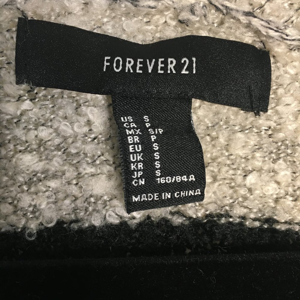 Cozy Forever 21 Grey and Black Striped Cardigan - Picture 5 of 5
